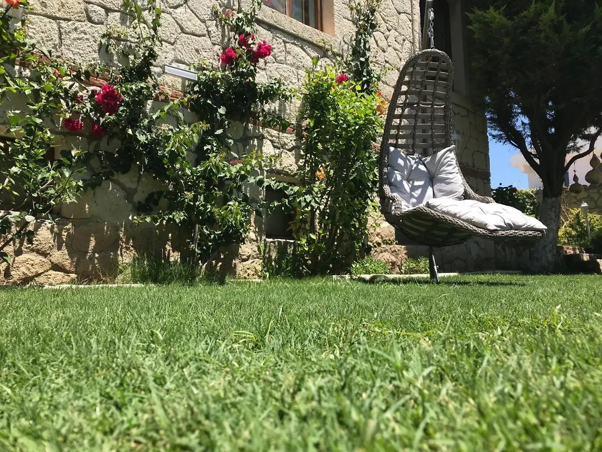 Bizim Ev Otel Alacati Σμύρνη Bed and Breakfast